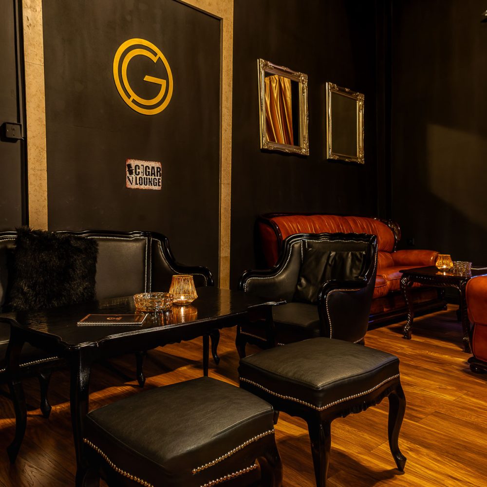 cigar room 4
